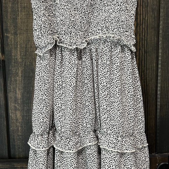 Jessica Simpson Tiered Ruffle Dress M Black White Animal Print Boho Neutral Mini - Picture 3 of 9
